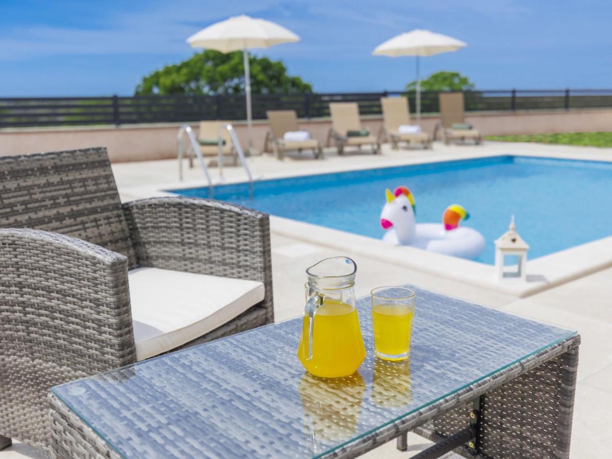 Holiday Home Villa Dora By Interhome Пула Экстерьер фото