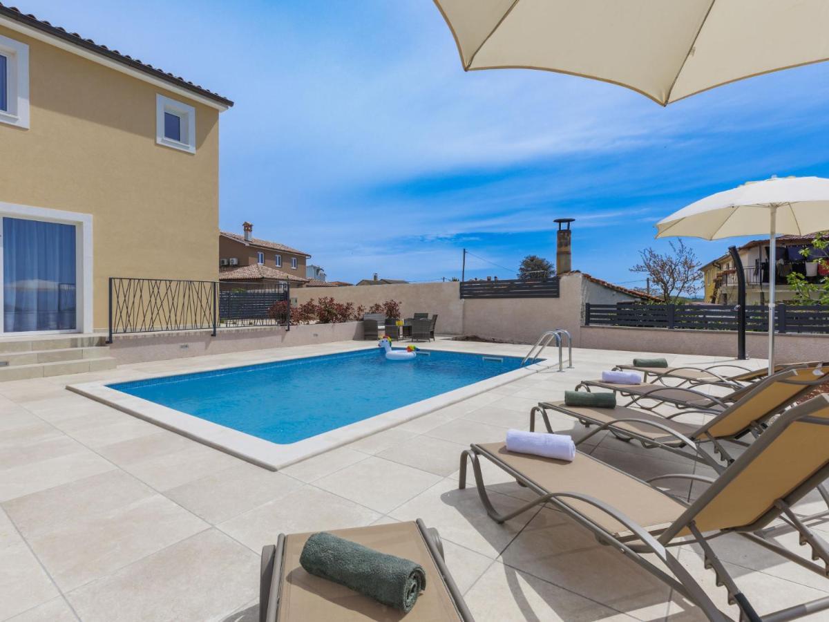 Holiday Home Villa Dora By Interhome Пула Экстерьер фото