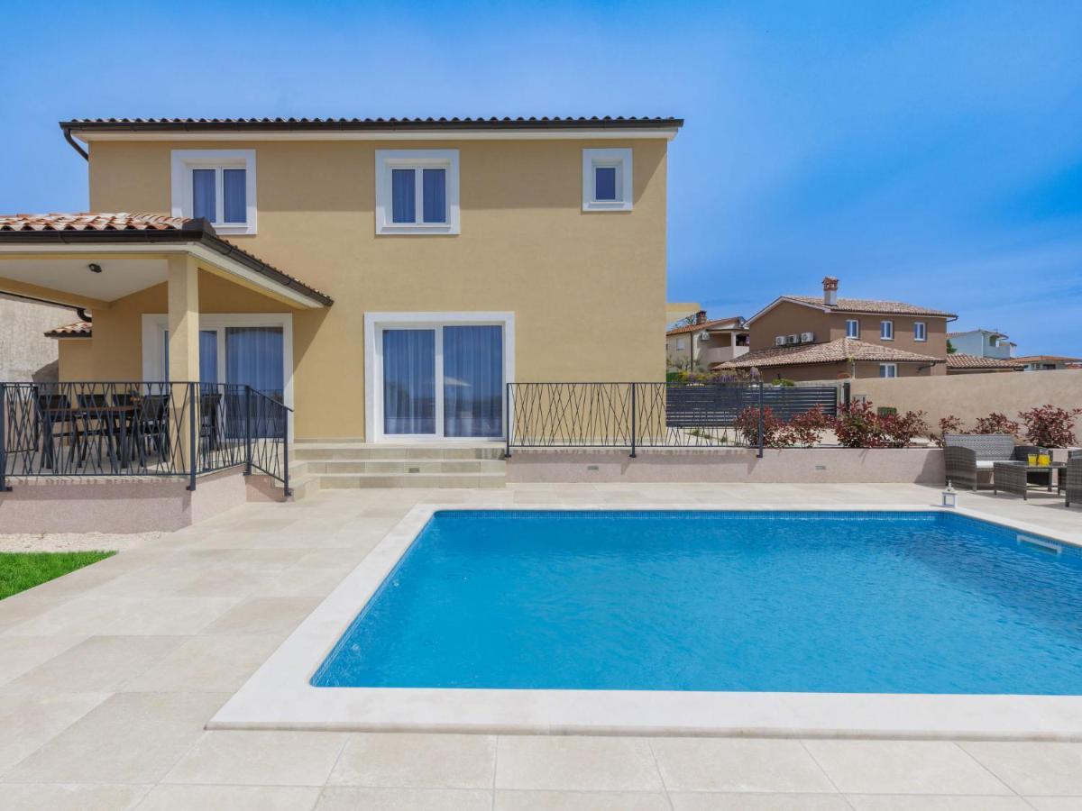 Holiday Home Villa Dora By Interhome Пула Экстерьер фото