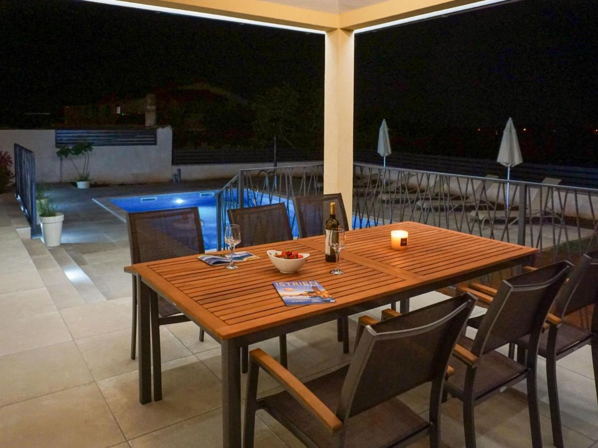 Holiday Home Villa Dora By Interhome Пула Экстерьер фото