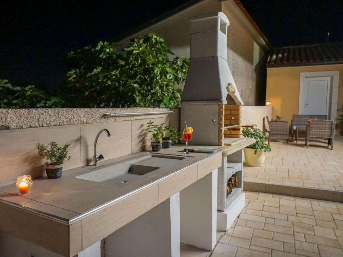 Holiday Home Villa Dora By Interhome Пула Экстерьер фото